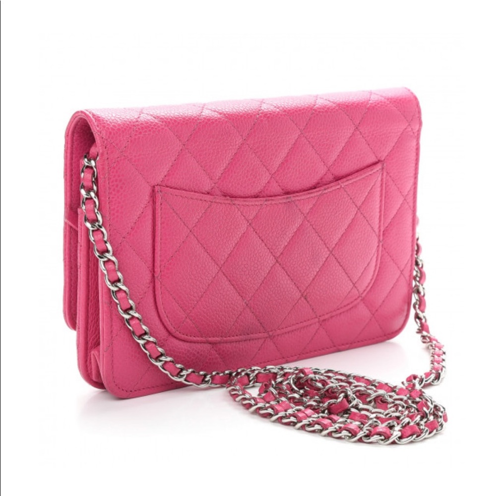 CHANEL
Caviar Quilted Wallet on Chain